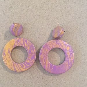 Vintage 1985 light wood, enamel painted earrings.